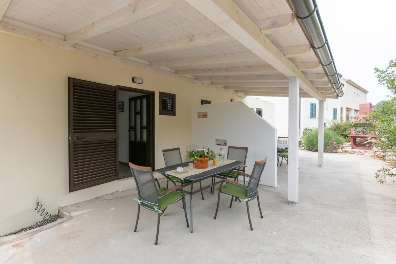 La Casa Di Nonno Apartamento Milna  Exterior foto