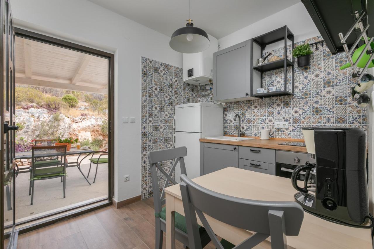 La Casa Di Nonno Apartamento Milna  Exterior foto