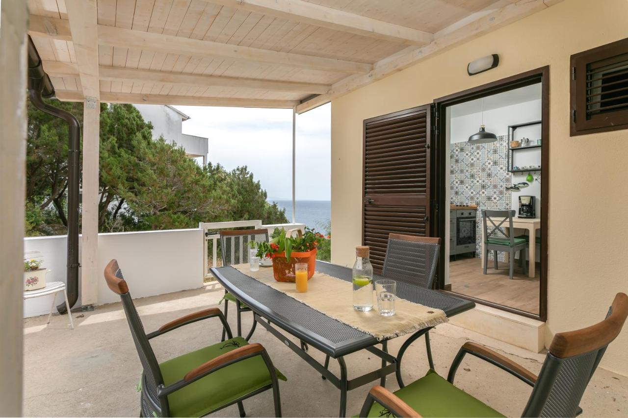 La Casa Di Nonno Apartamento Milna  Exterior foto