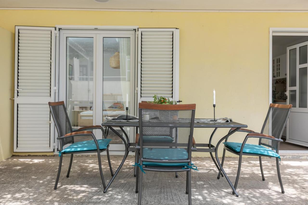 La Casa Di Nonno Apartamento Milna  Exterior foto